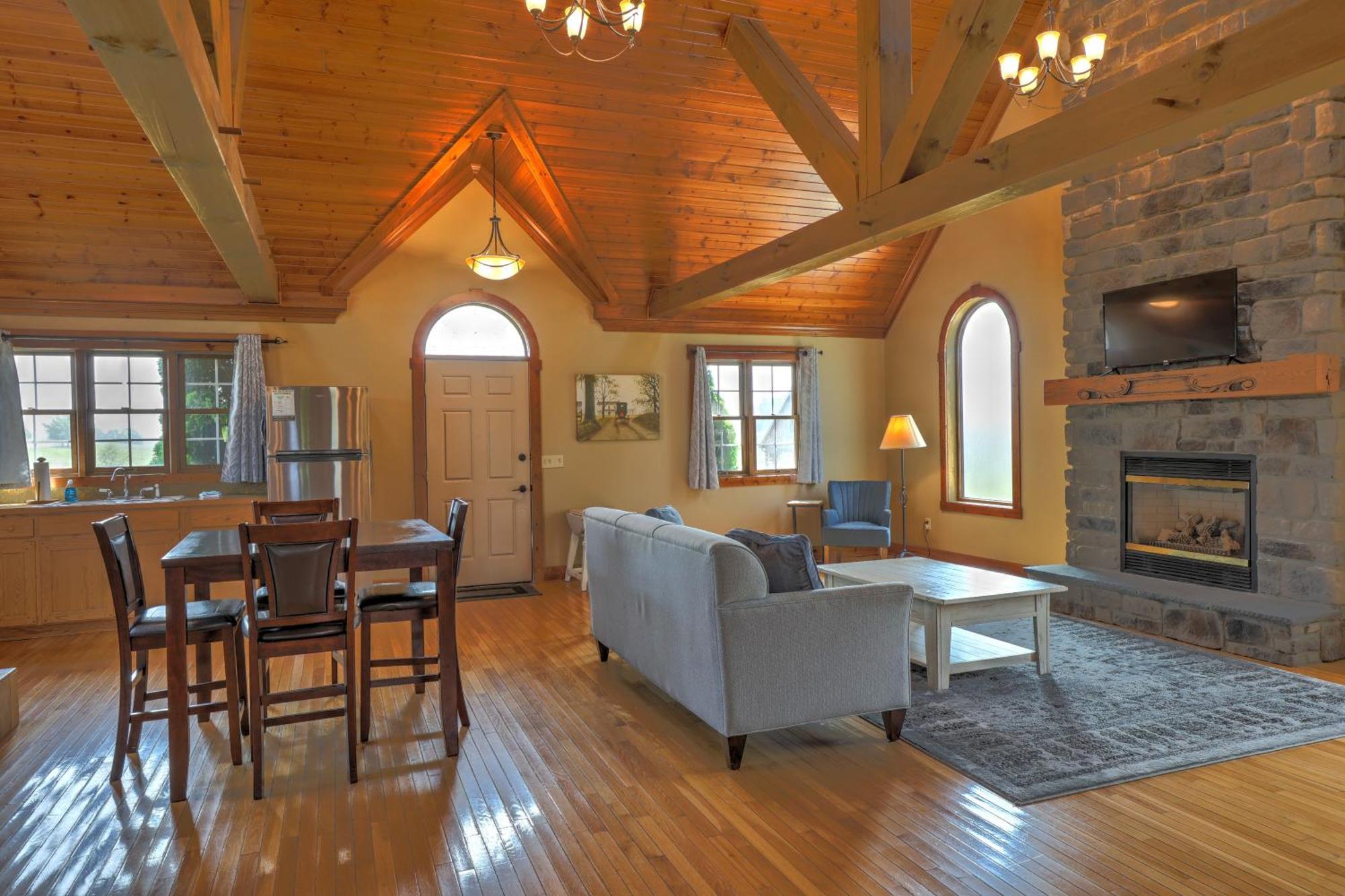Premier Cottages By Amish Country Lodging Berlin Exterior photo